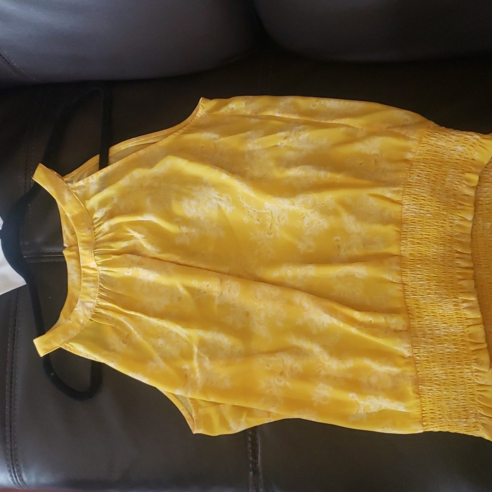 yellow blouse